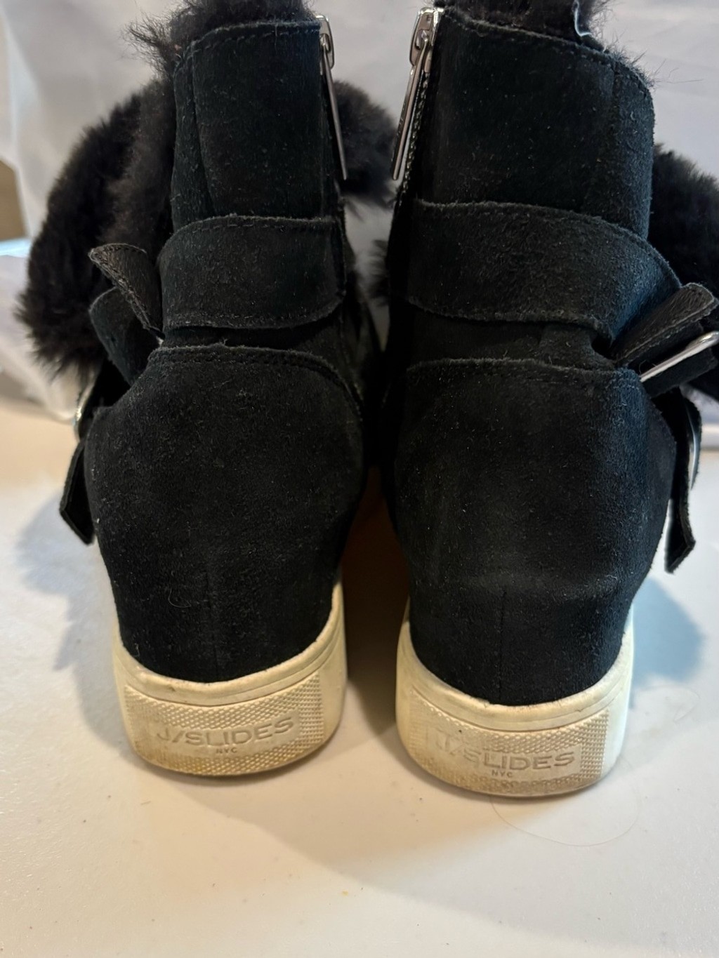 J/Slides Wells boots – faux fur botties in black. Size 7.5