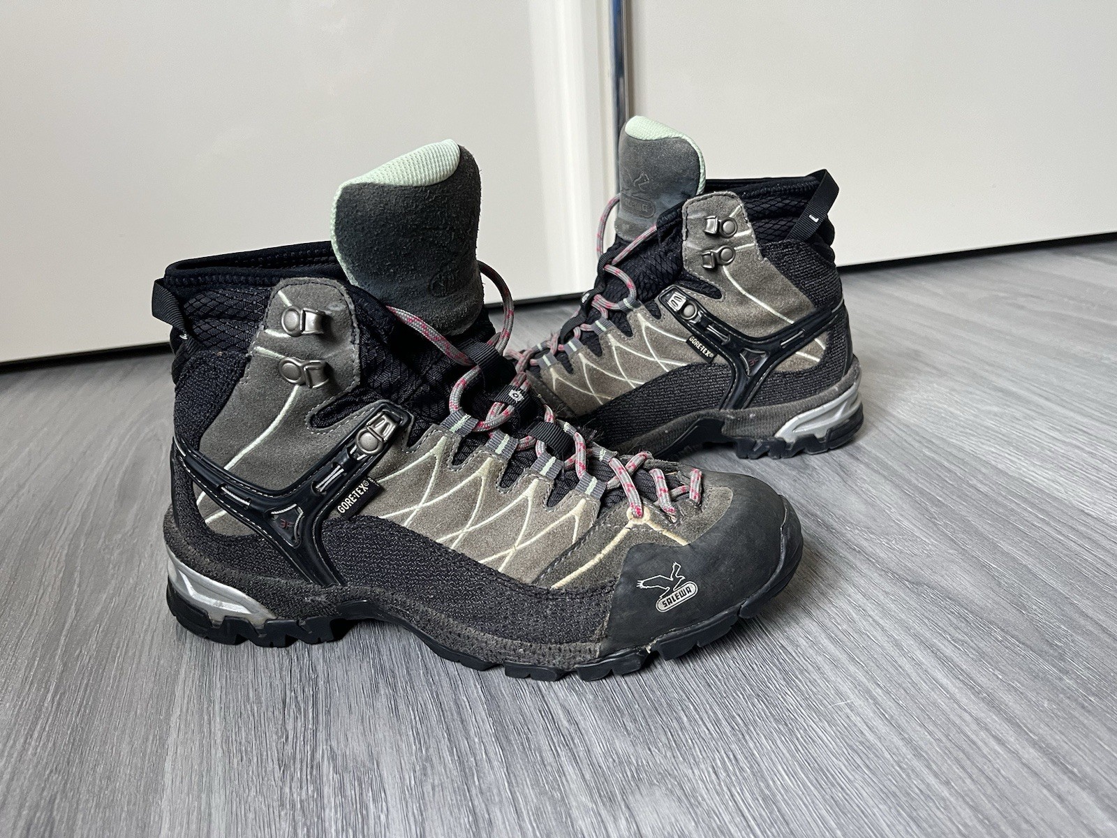 Salewa TRAINER MID GTX Розмір EU38 1/2 insole 24.5 cm ,US 7 1/2 ,UK 5 1/2