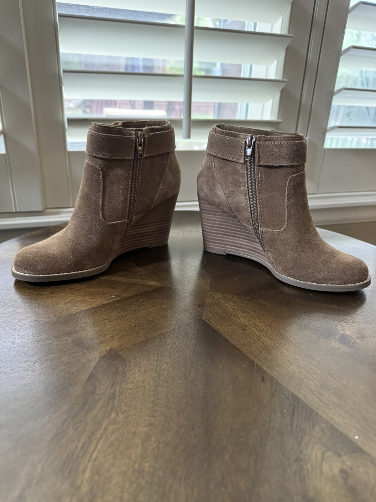 Sole/Society or SO-PEYTAL Brown Suede Wedge Ankle Bootie, Size 5, Round Toe