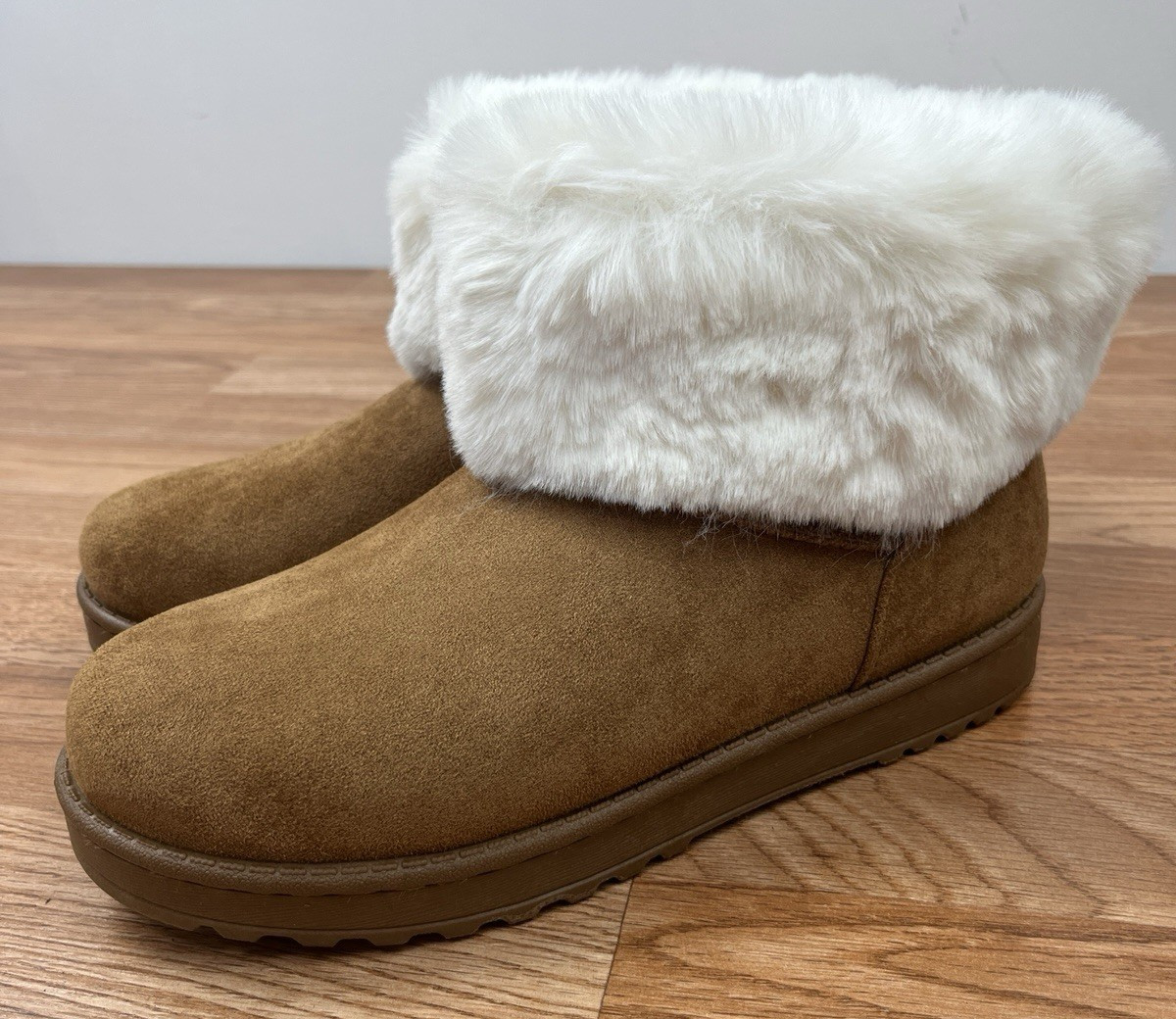 SO Coatimundi Faux Fur Women’s Boots in Chestnut Size 8 NEW