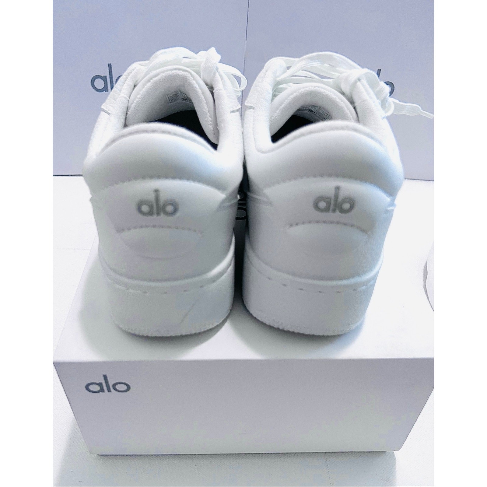 ALO Recovery Mode Sneaker. Women’s size 9/ Men’s Size 7.5 Natural White. NWT’s