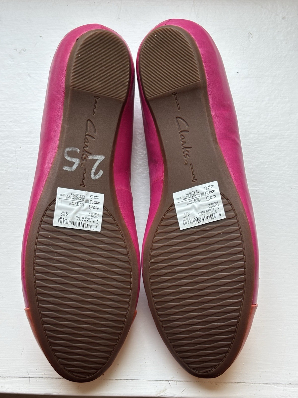 RARE! Clarks Alitay 9 Hot Pink and Orange Color Block Brand New No Box