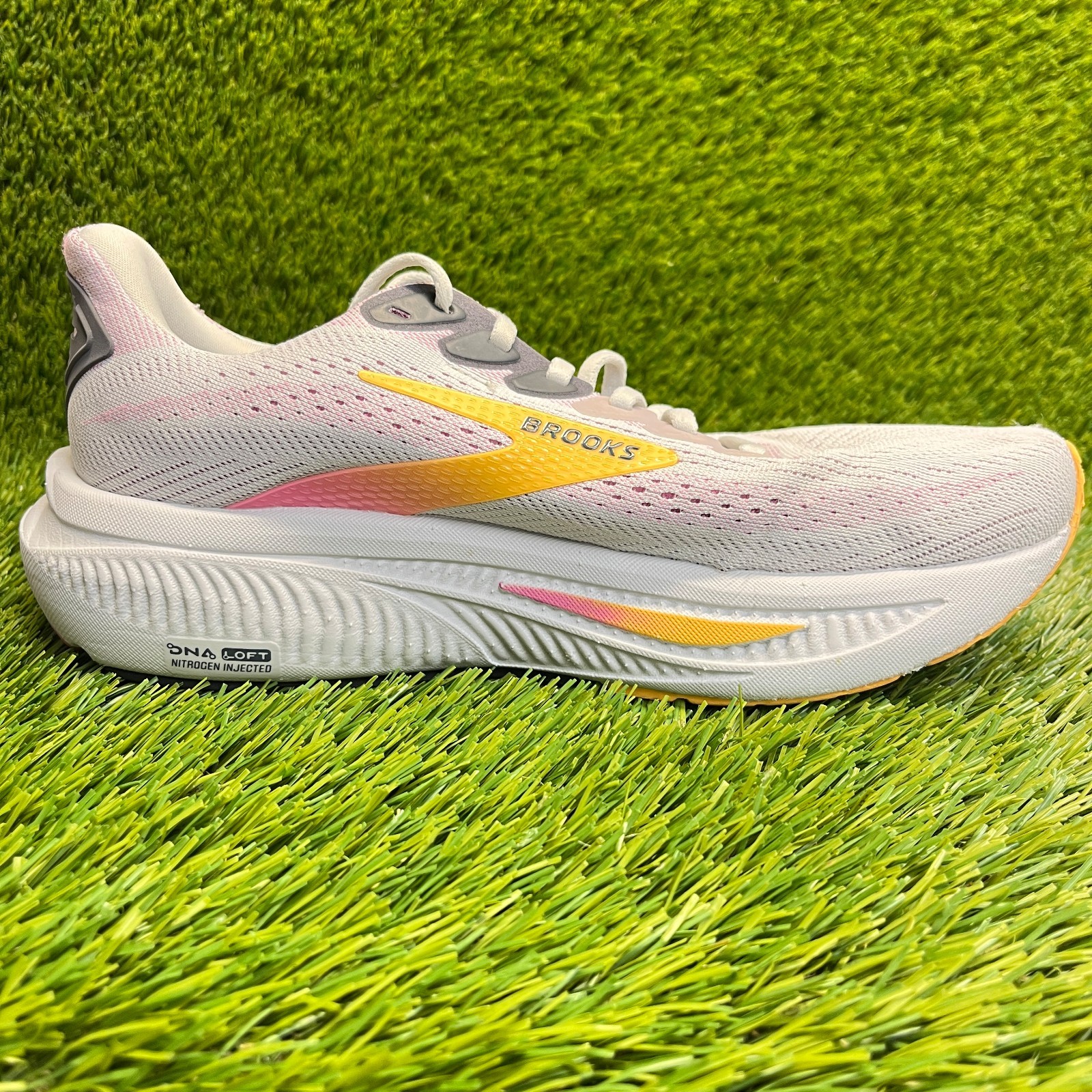 Brooks Ghost 17 Womens Size 9 Gray White Pink Athletic Running Shoes Sneakers
