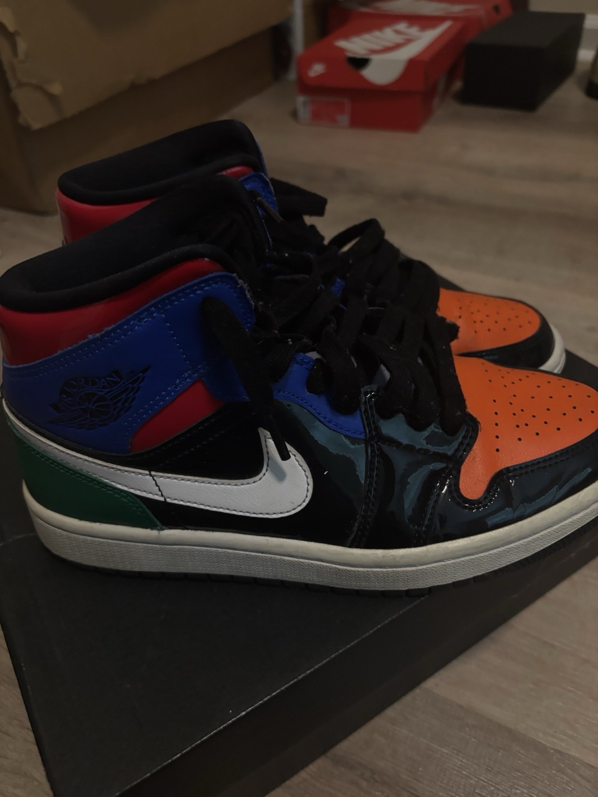 Air Jordan 1 SE Mid Multi Patent W Size 7.5W/6M Clean (CV5276-001)