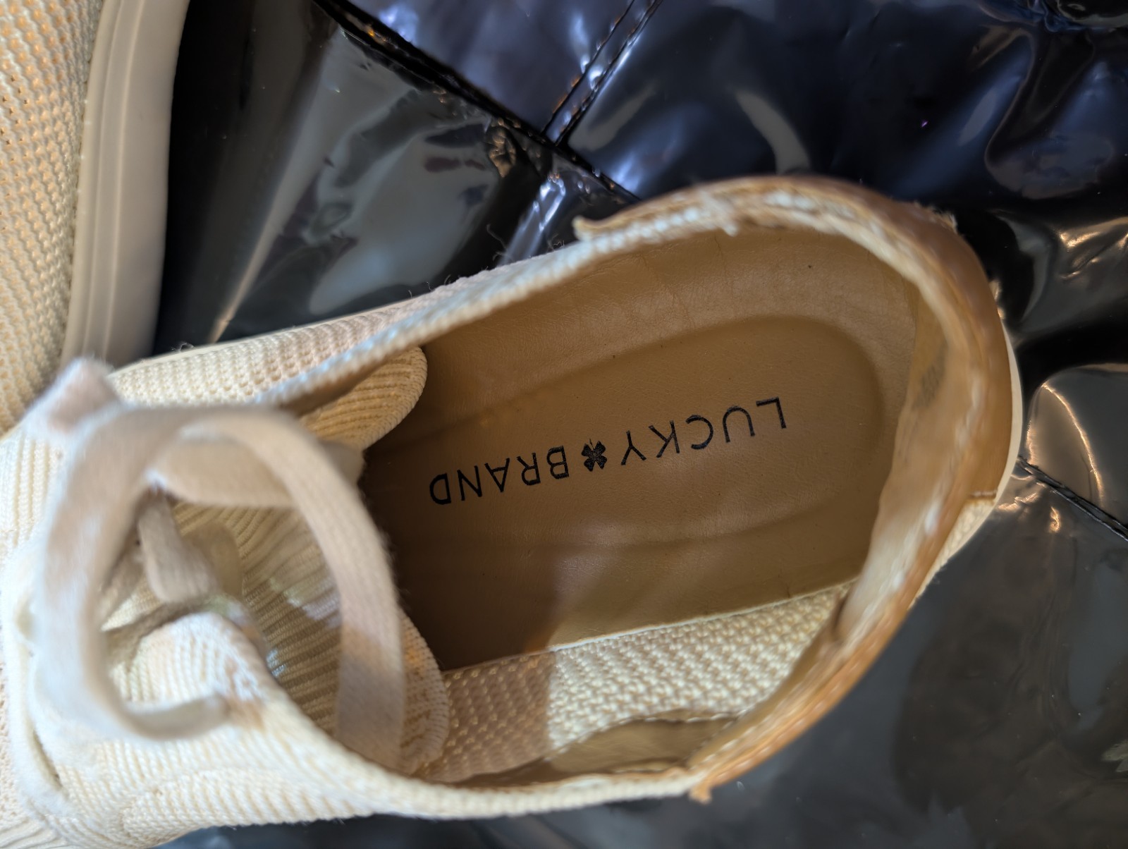 LUCKY BRAND Size 7.5 WOMENS OFF WHITE MESH KNIT LACE UP SNEAKERS- LUIKA MILKYWAY