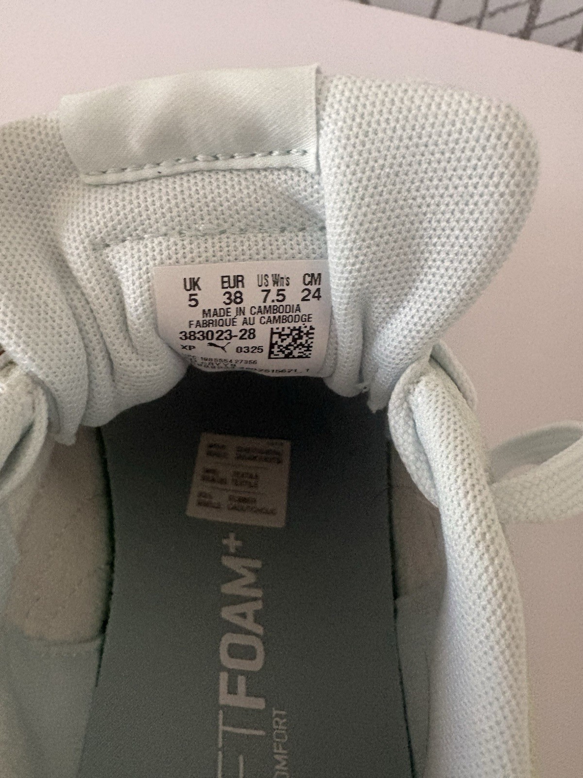 Puma Smash V2 Women’s Light Green. Size 7.5