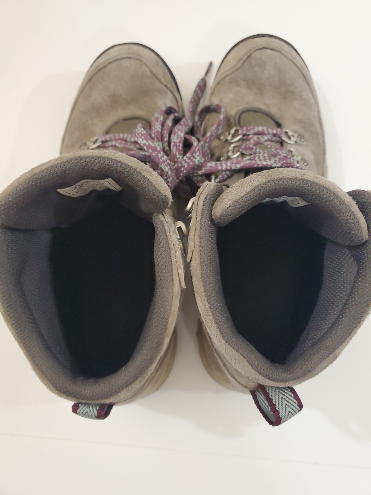 Danner Women’s Size 8.5 Adrika Ash Suede 5″ Hiking Boots