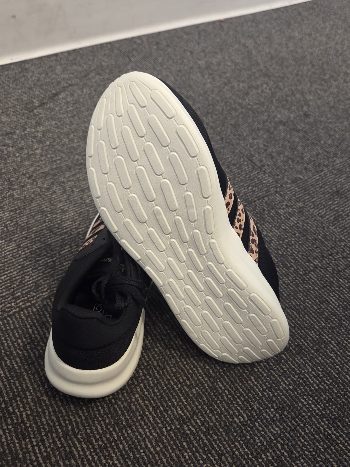 adidas Lite Racer 4.0 Women’s Black/Beige Sneaker IH5273