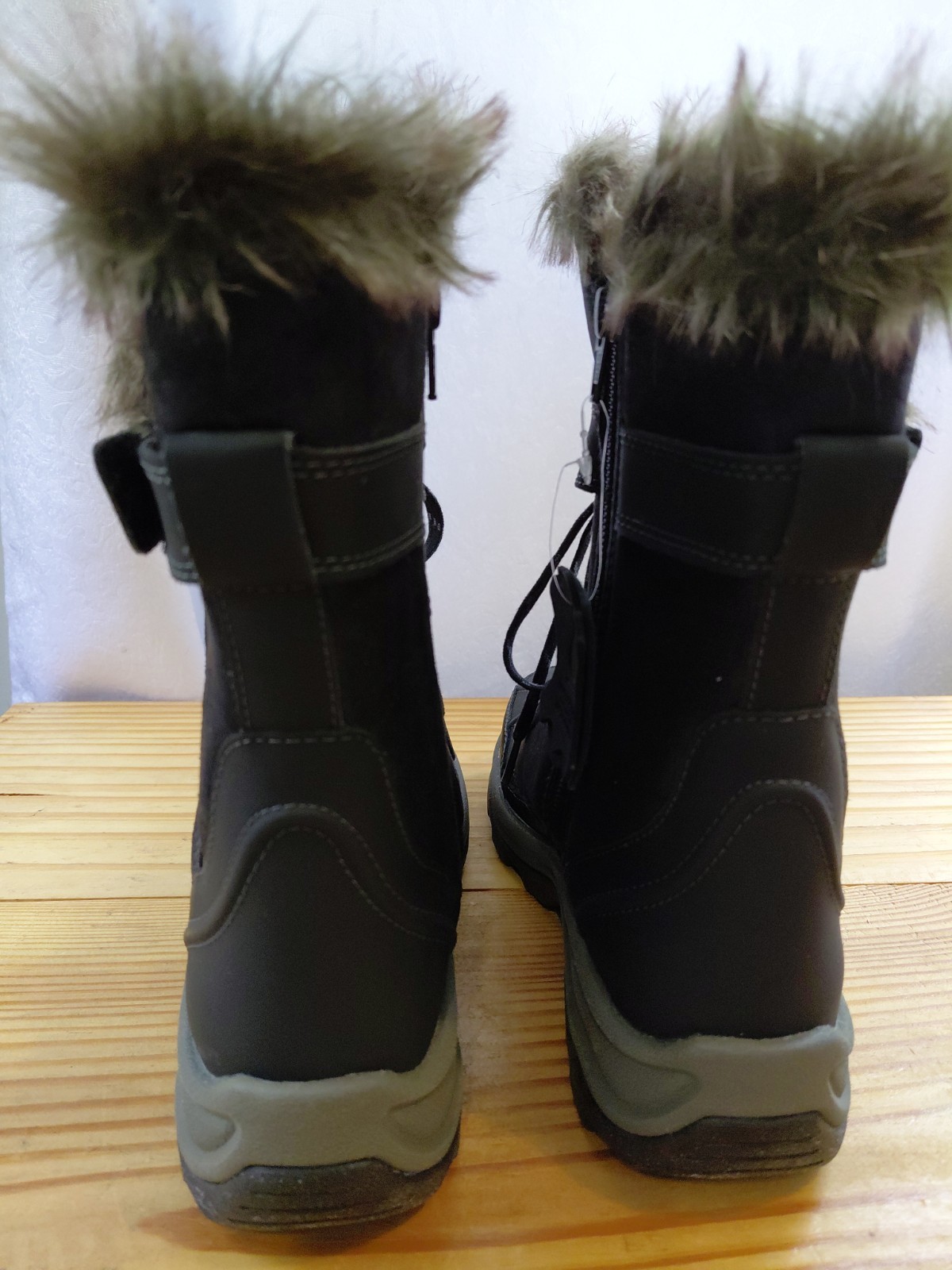 Clarks Mazlyn West Water Resistant Black Leather Fur Winter Boots Size 6.5 New