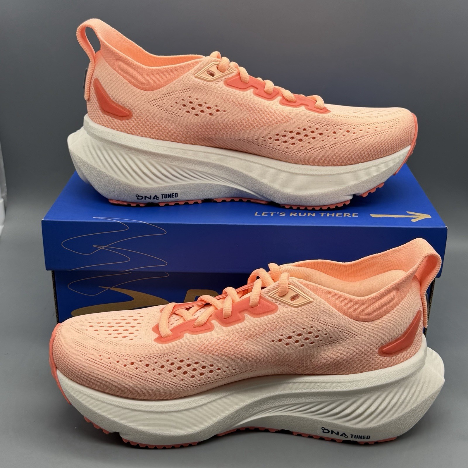 Brooks Glycerin 23 Women’s 6 B Running Shoes Athletic Gym Walking Coral Peach