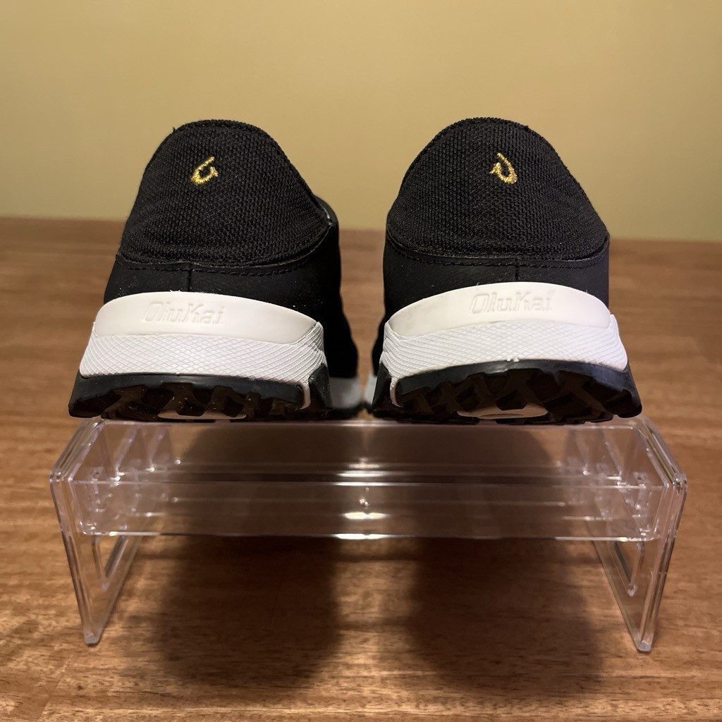 OluKai Unisex Adults Black/White Low Top Lace-Up Athletic Sneakers Pre-Owned
