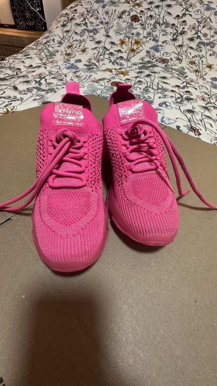 Steve Madden SM NY 90 Pink Sneakers Women’s Size 5M – Used