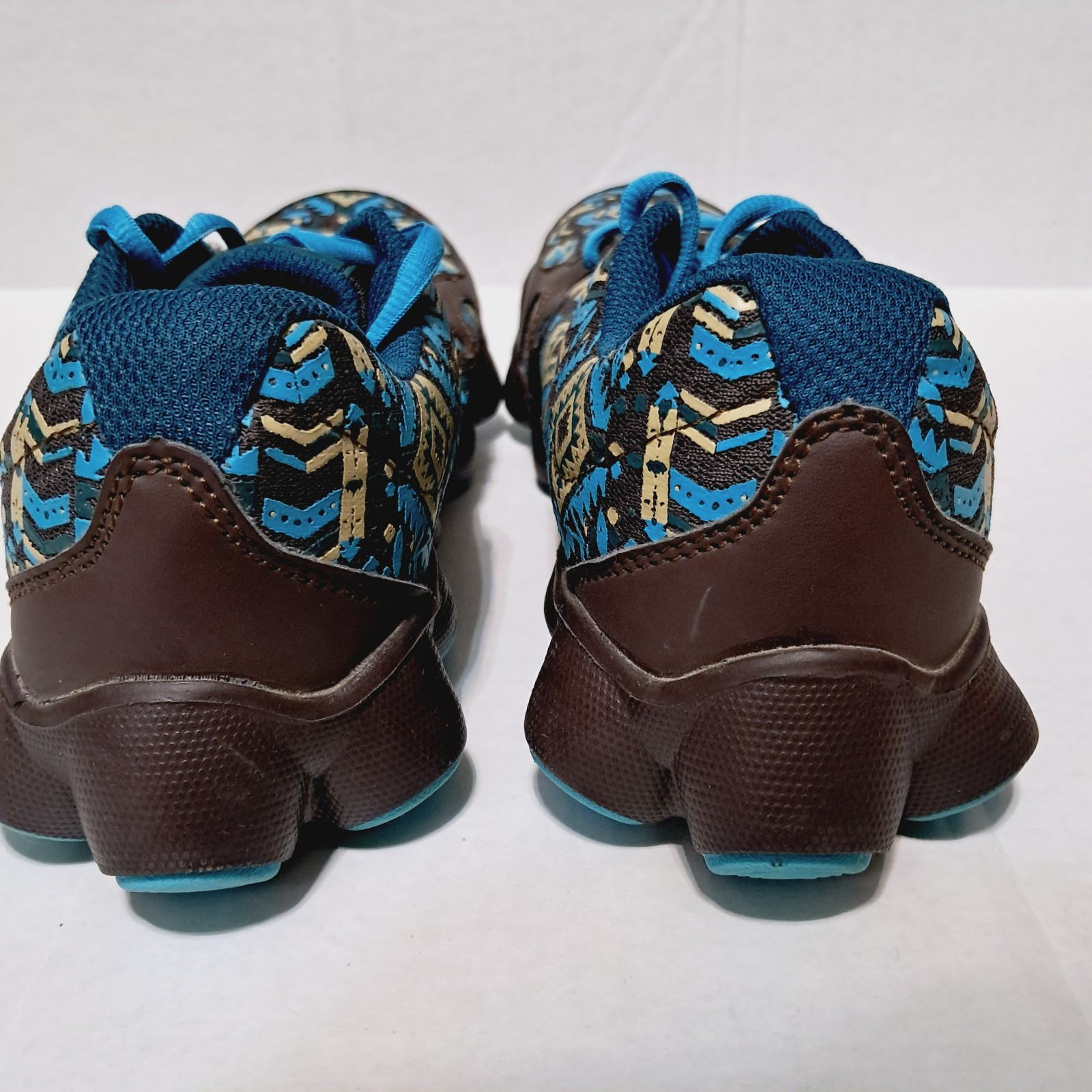 Sneakers Shoes Women’s Size 9 Crazy Train Aztec Western Print Lace Up Casual