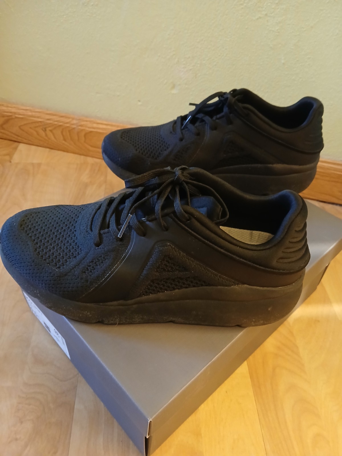 ABEO MXV Shift 9.5 Wide Black Womens Lace-Up Athletic Sneakers Textile Rubber.