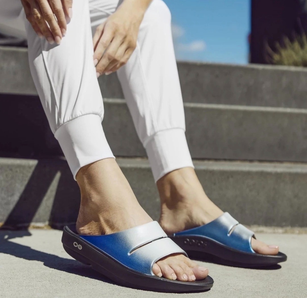 OOFOS Women’s OOAHH LUXE Slides Frost SIZE 10 $75 SOLD OUT – FAST SHIP