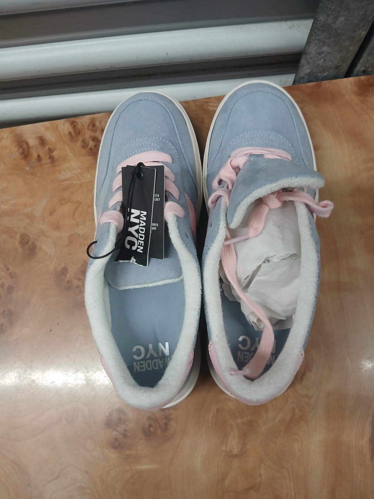 Madden NYC Soccer Sneakers Women’s Size 6 NWT Blue