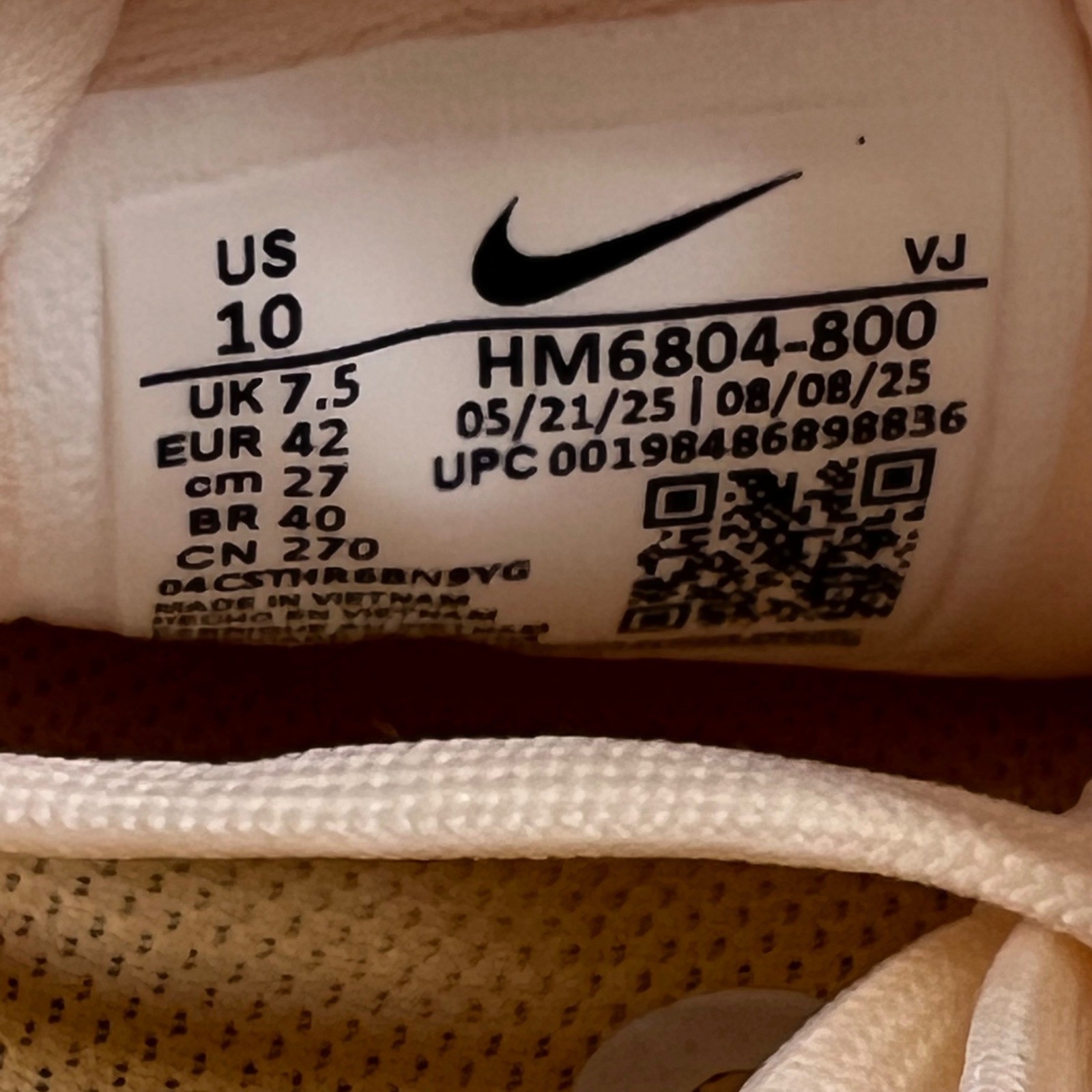 Nike Vomero 18 Guava Ice Orange Chalk HM6804-800 Womens 10 Running Shoes