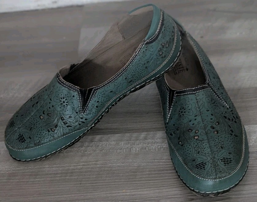 L’Artiste by Spring Step Libora Flats Teal Leather W/Floral Perforations Sz 10.5