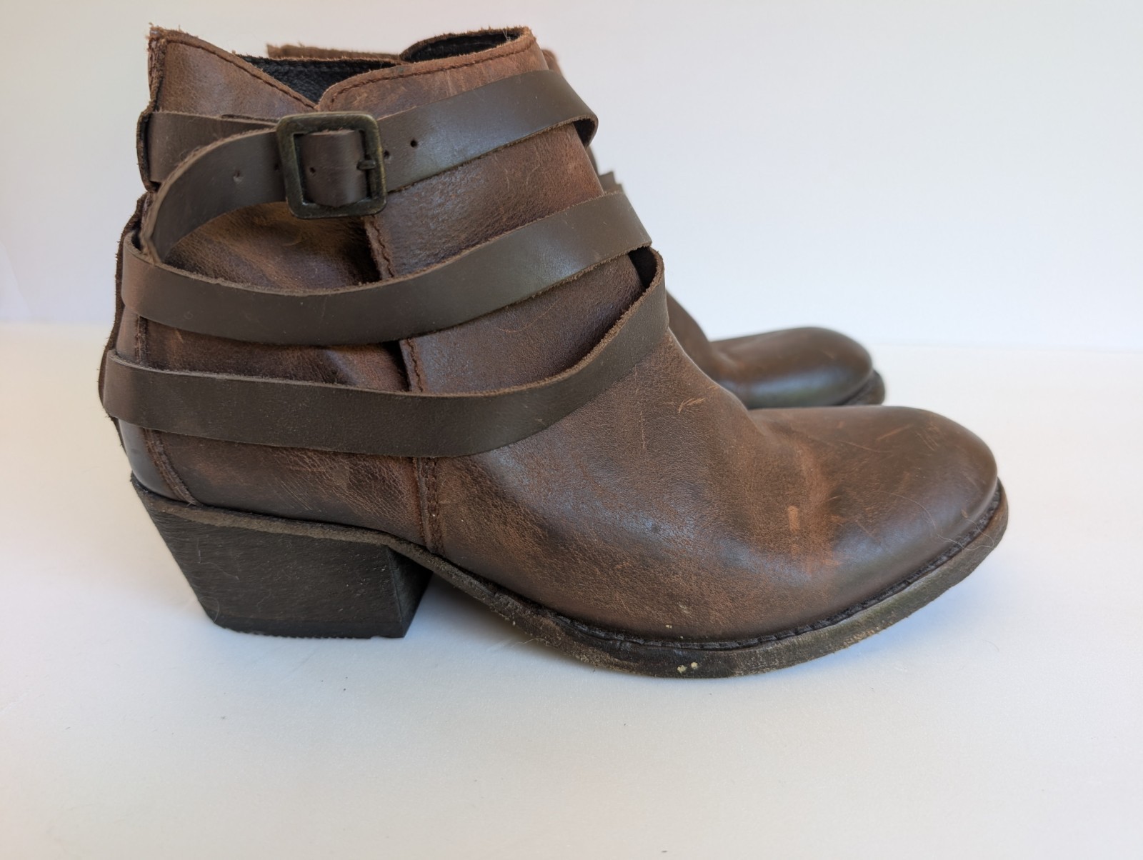 Hand Crafted Women’s Brown Leather Bootie Size 38 Eur 7.5US Made in Portugal
