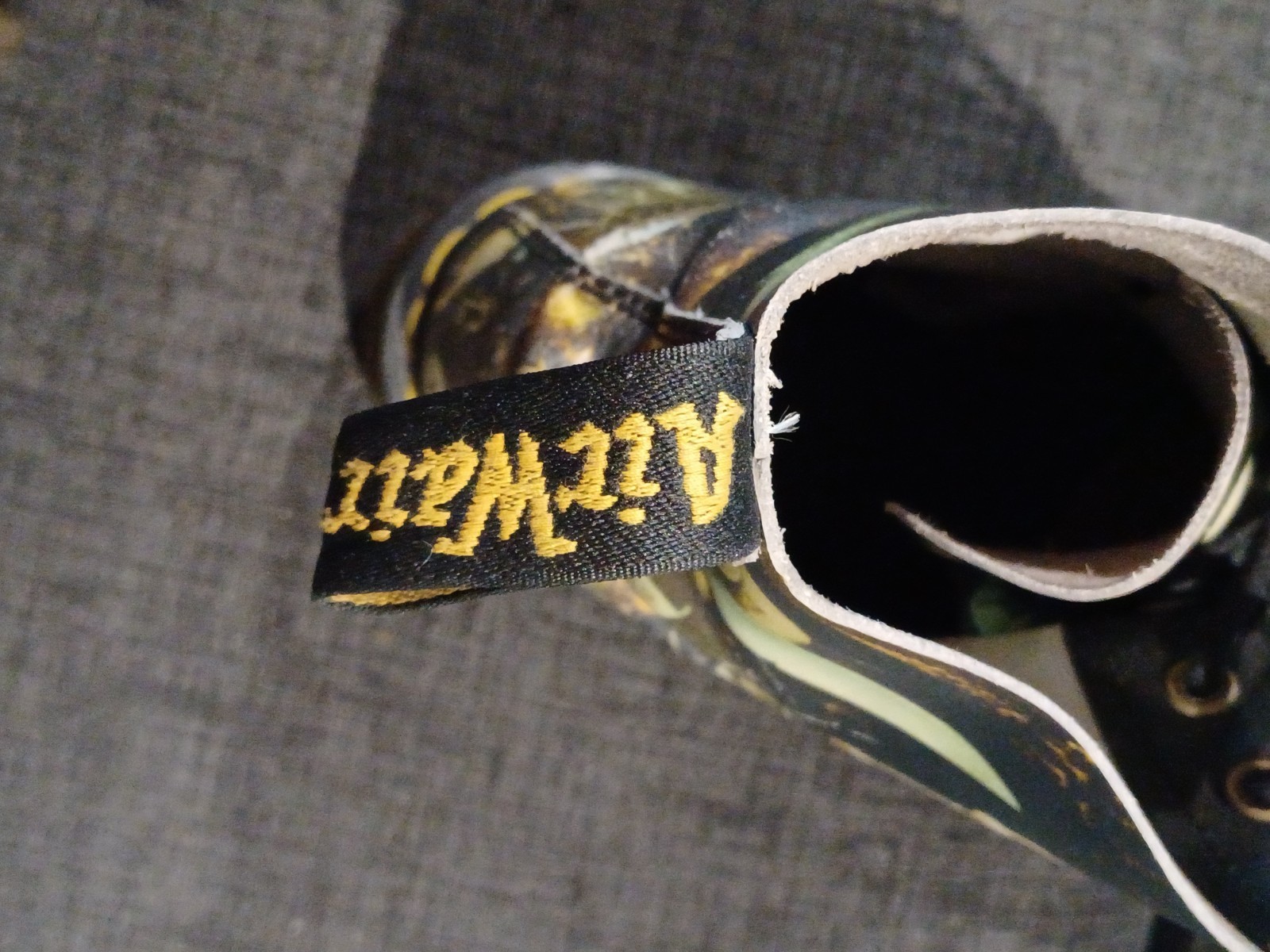 DR MARTENS / DOC MARTENS HIERONYMUS BOSCH «HELL» Art Print Boots – US Women’s 9