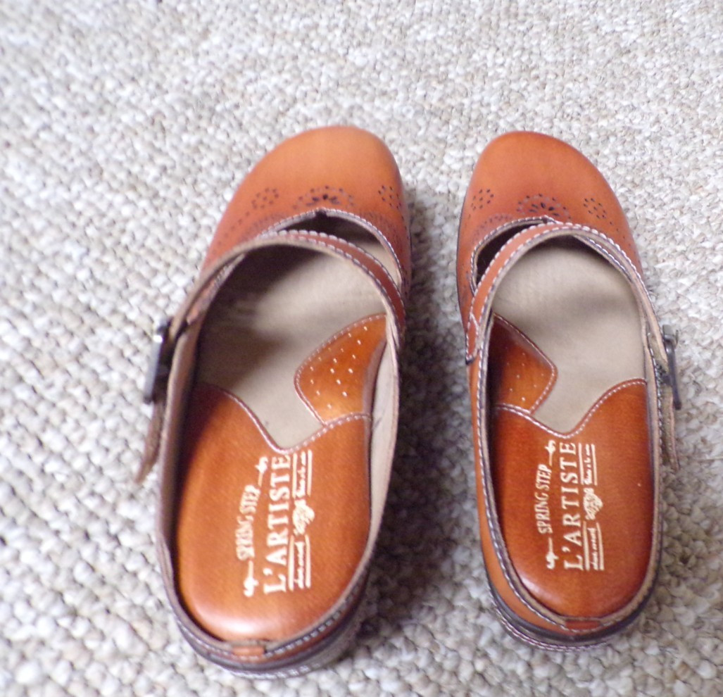 Spring Step L’Artiste Aneria Camel Clogs. Brown Leather. Size 37. US 6.5 – 7