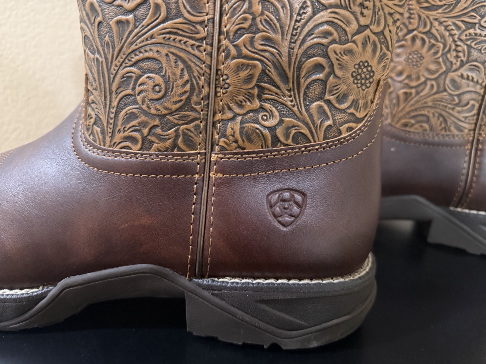 NeW Ariat Womens Anthem Savanna Square Toe Cowboy Boots Size 11 B Embossed $150
