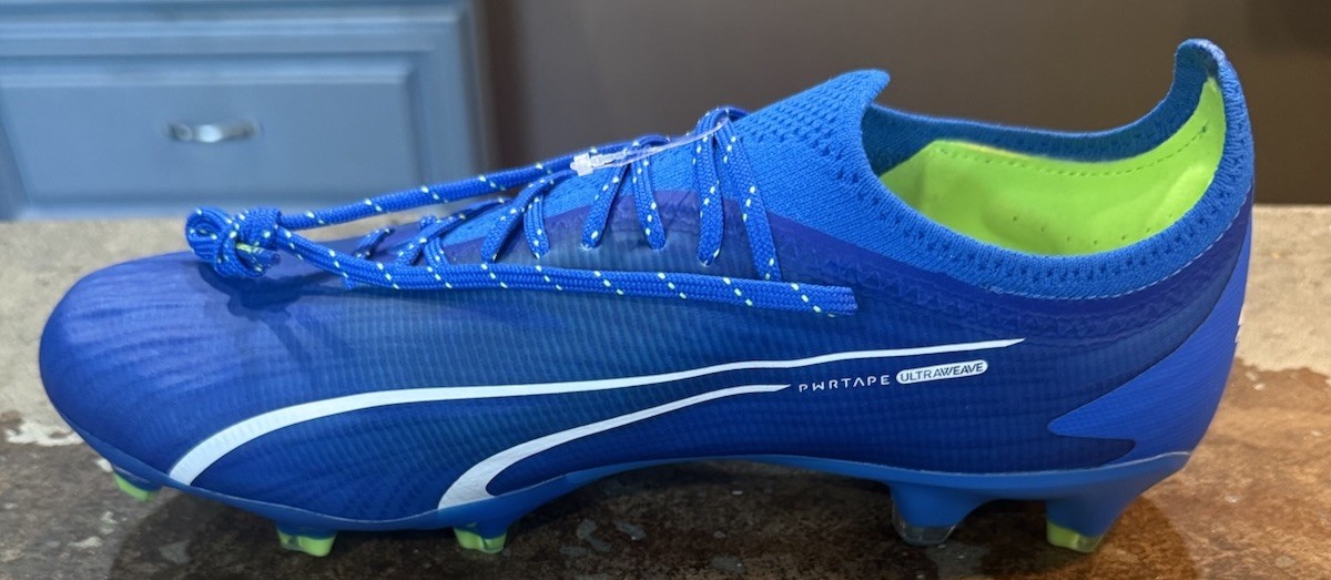 Puma Women’s Ultra Ultimate Ultra Blue Puma White Soccer Cleats Size 9.5