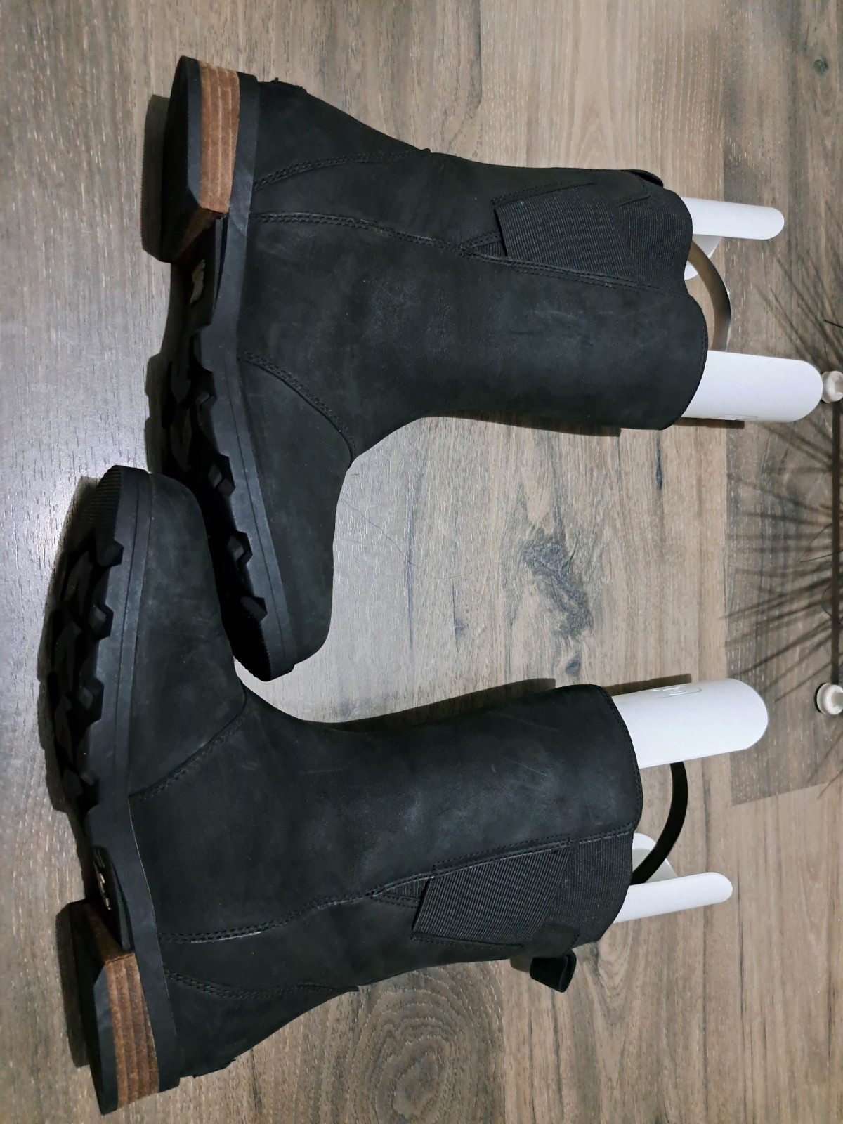 EUC Sorel Boots Women’s Emelie Mid Calf Leather Waterproof NL2679-010 Black SZ 8