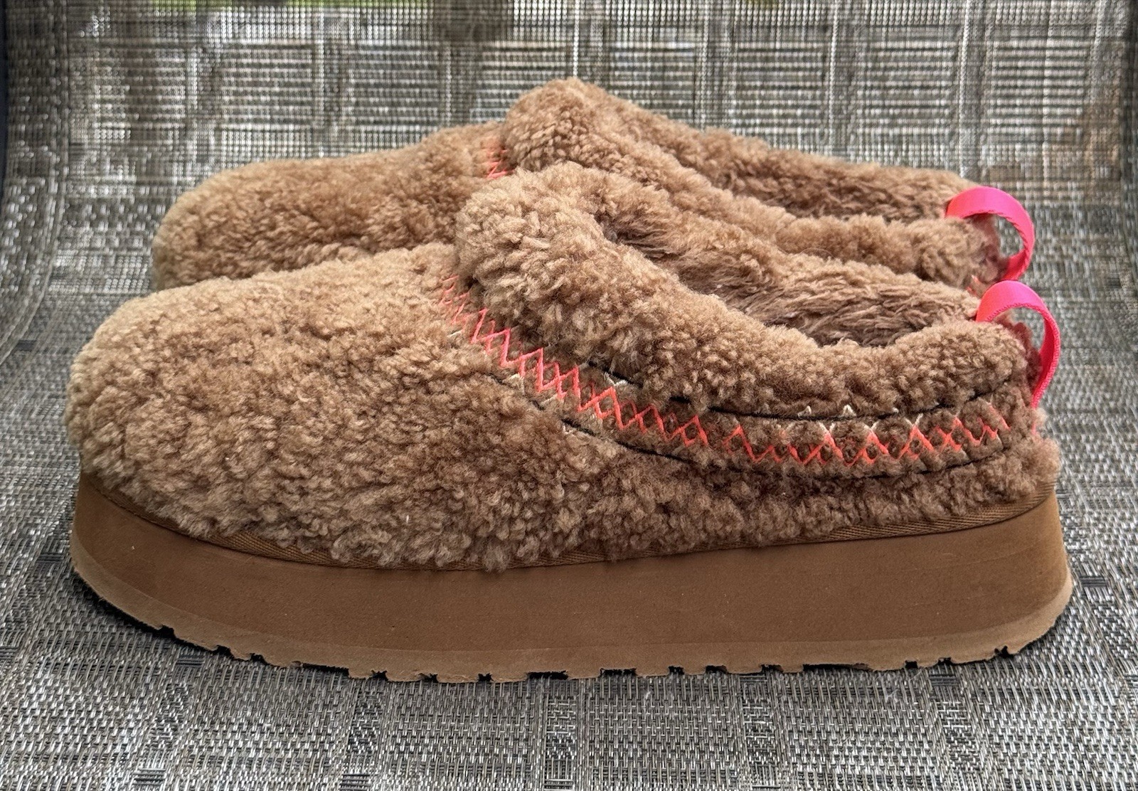 Ugg Tazz Braid Platform Slippers Hardwood Size 9 EUC!
