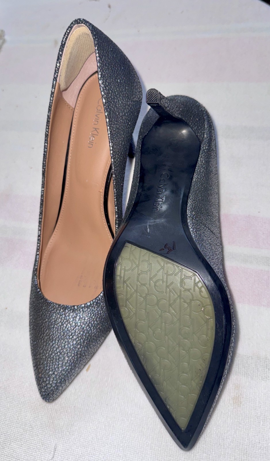 Calvin Klein Women’s Metallic Silver Pointed Toe Kitten Heel Pumps Size 38