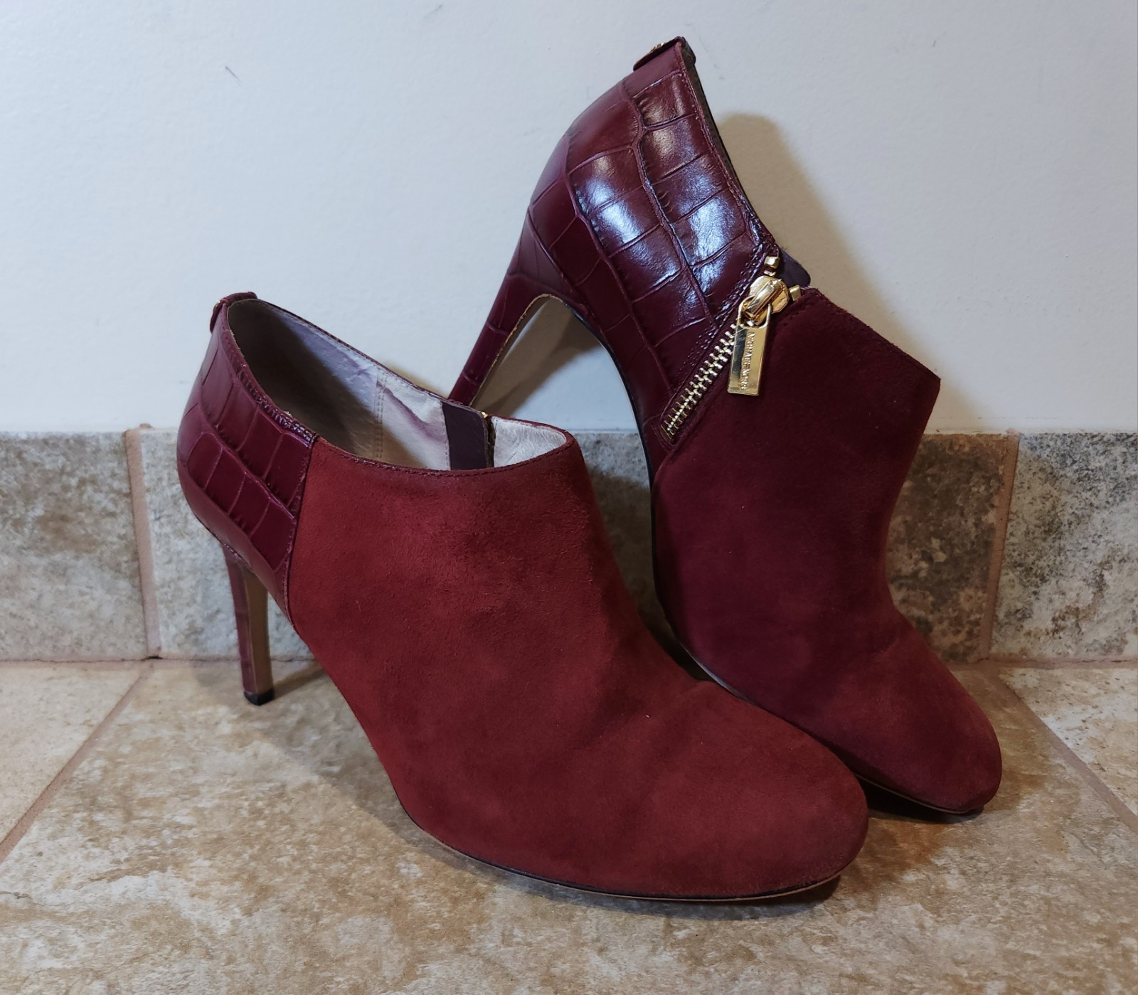 Michael Kors | Women’s 8 M Sammy Merlot Suede 3.25″ Heels Zip Ankle Booties EUC