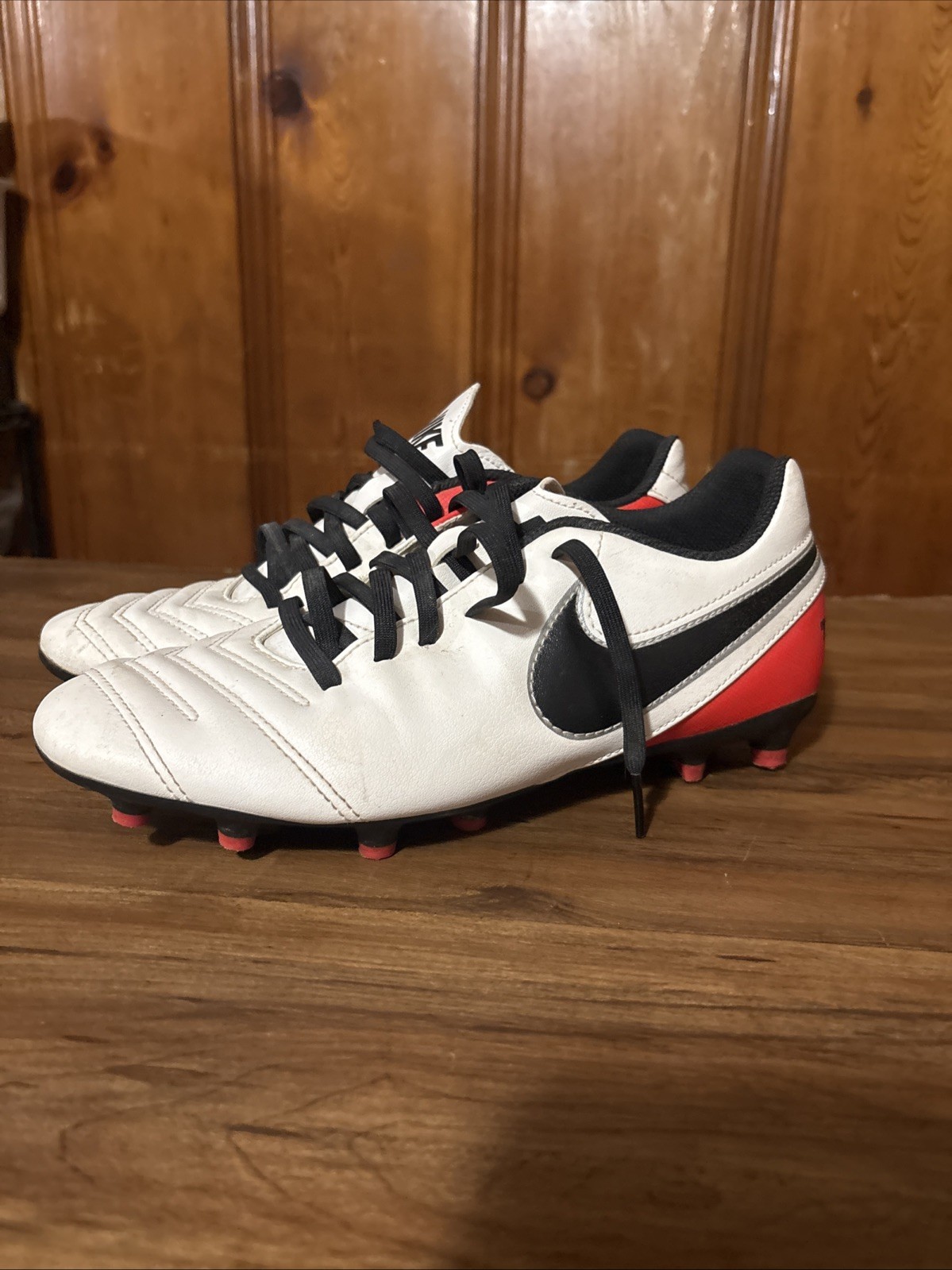 Nike Womens Tiempo Rio III White Black Red Crimson Cleats Size 8.5 819258-106 GC