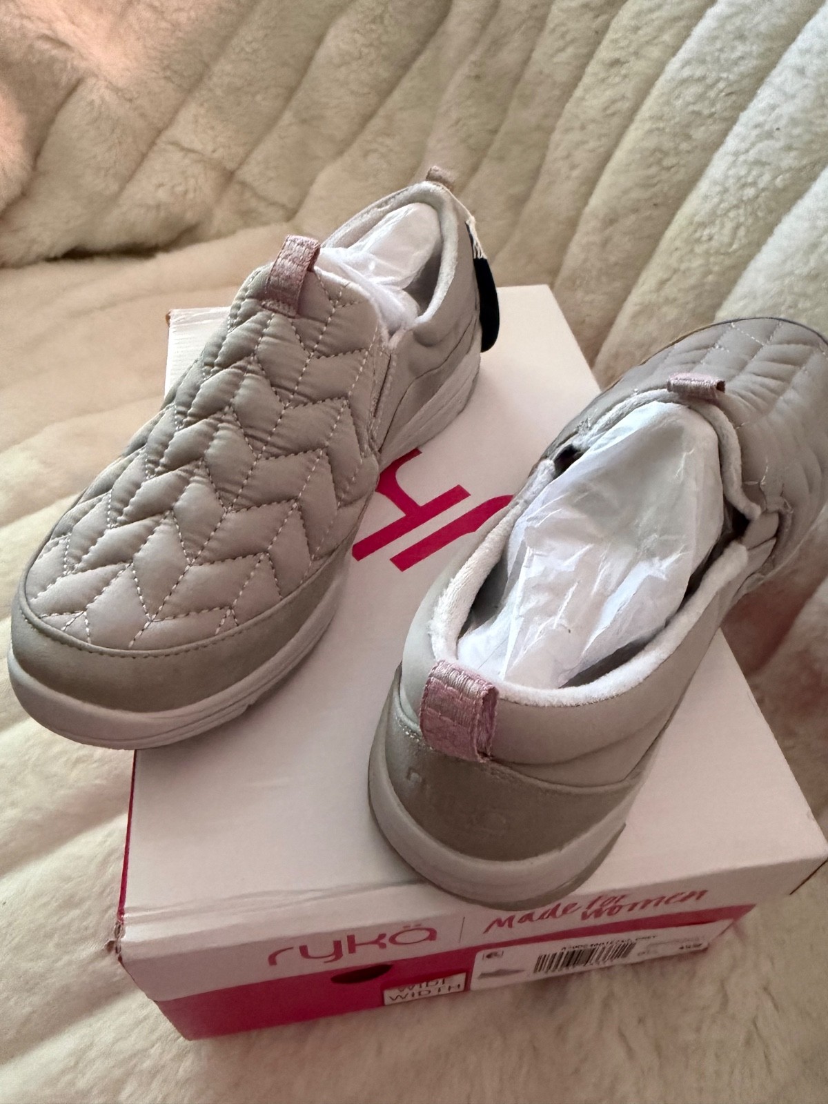 RYKA SIZE 9.5W Gray AVA 3 Quilted Stitching Water Repellent Suede Toe NWB