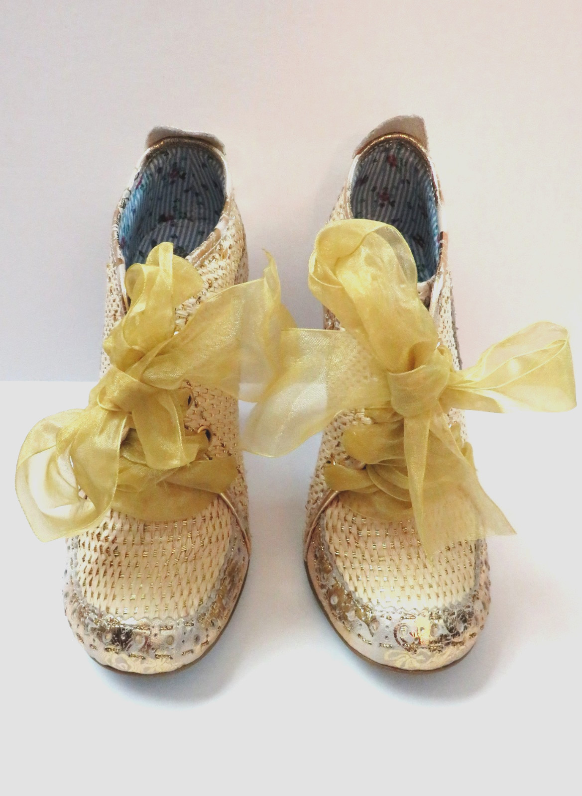 NEW Irregular Choice Abigail’s Party Victorian Straw & Gold Heels Sz 39.5 / 8.5