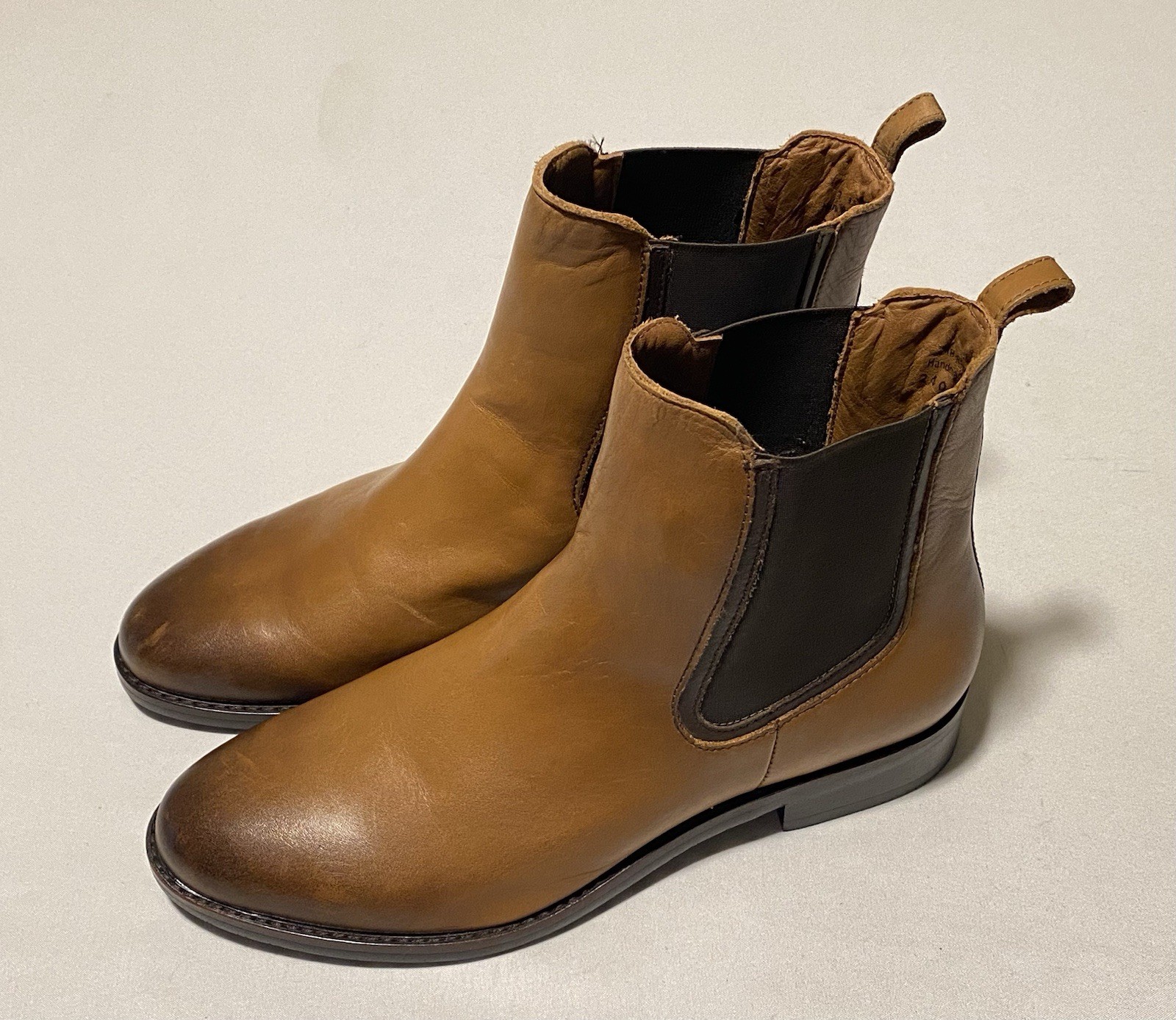 NWOB Thursday Duchess Tan Chelsea Boots Full Grain Leather Women’ Shoes Size 8.5