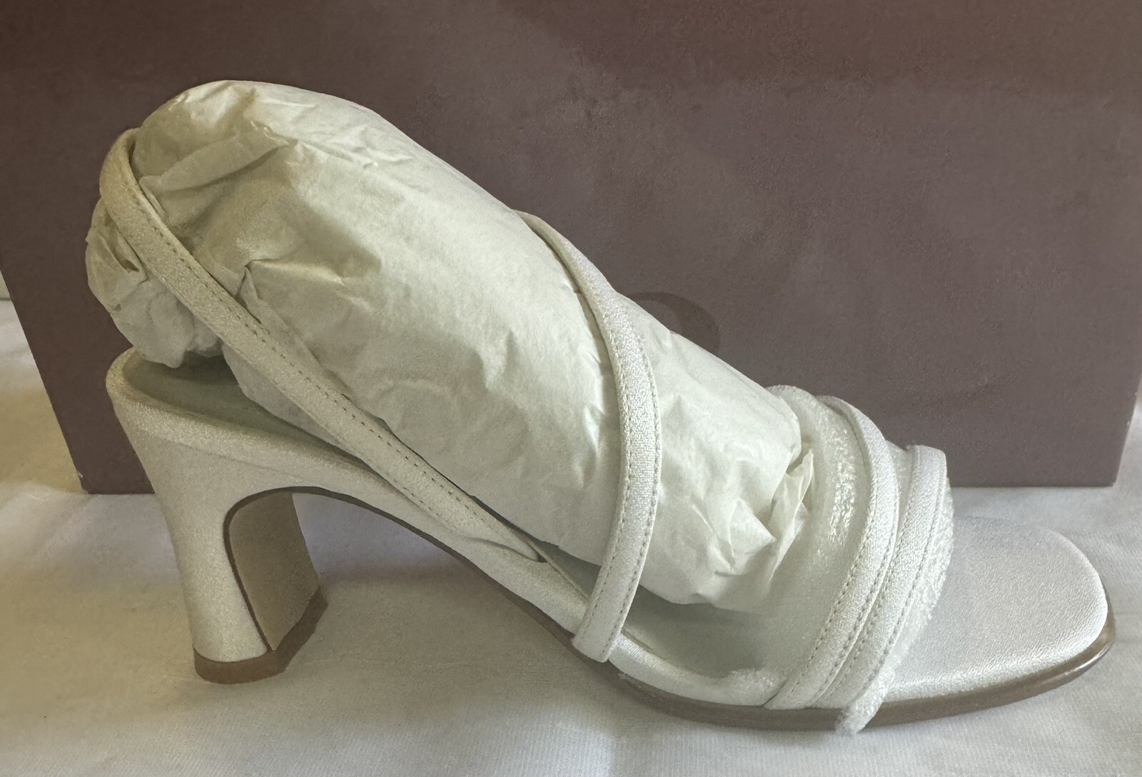 Bridesmaids by Dyeables Lauren White Luxe Sandles High Heels Women’s 6 B
