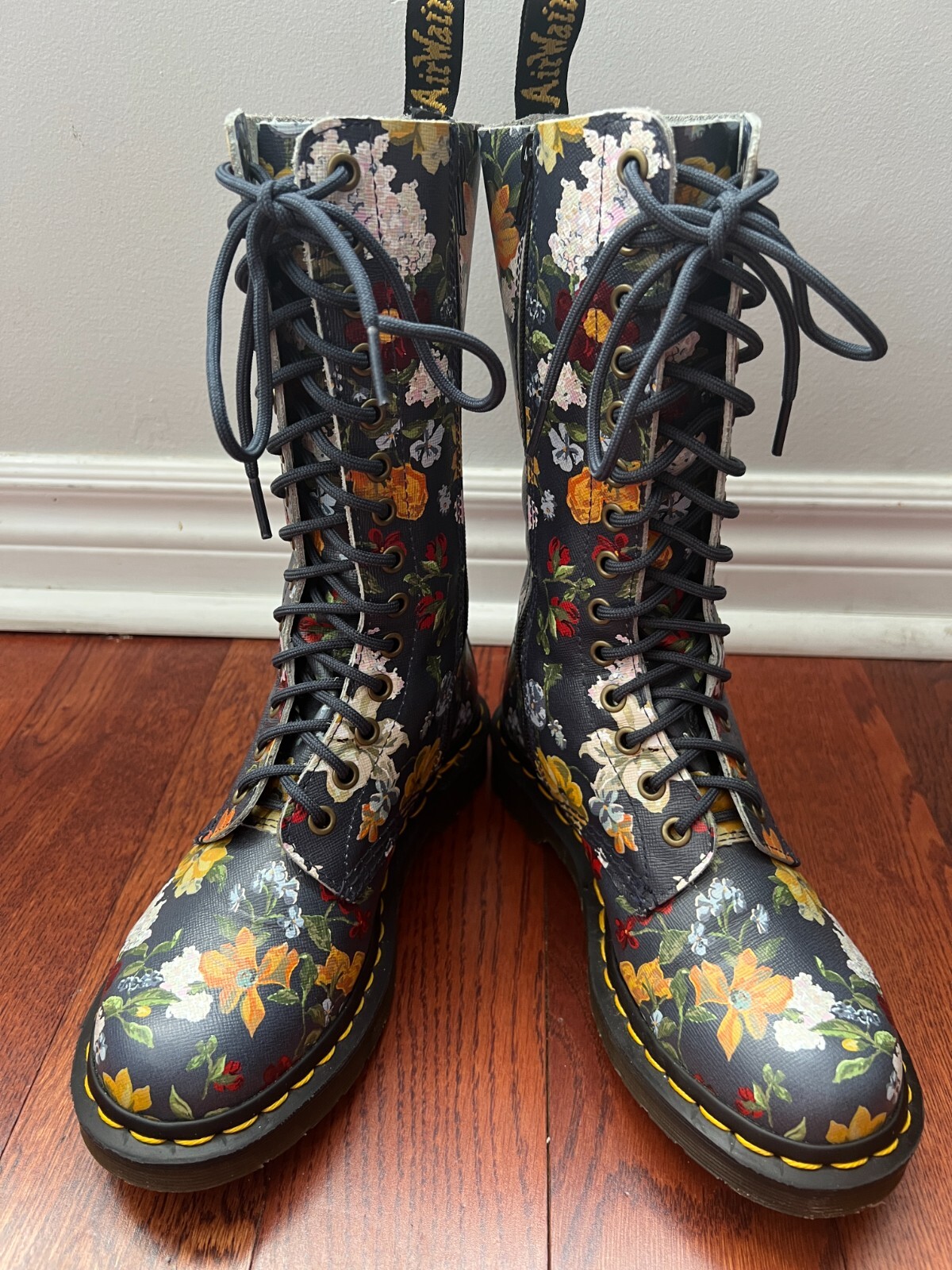 Women Doc dr Martens AirWave Size 5 DF 14 Eyelet Darcy Floral 23870417 Mid Calf