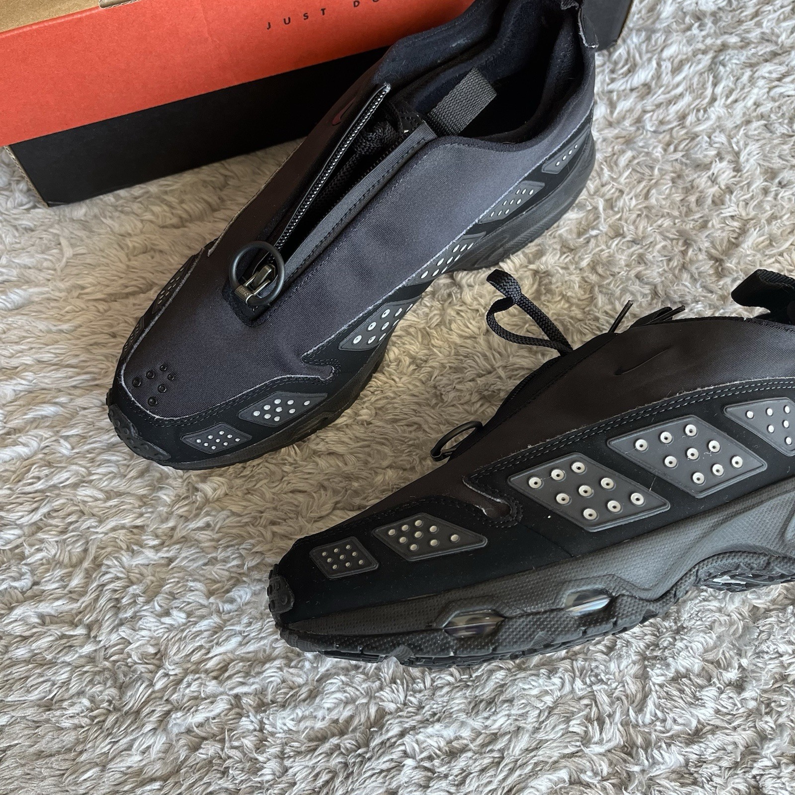 Size 10 – Nike Air Sunder Max Black Silver W