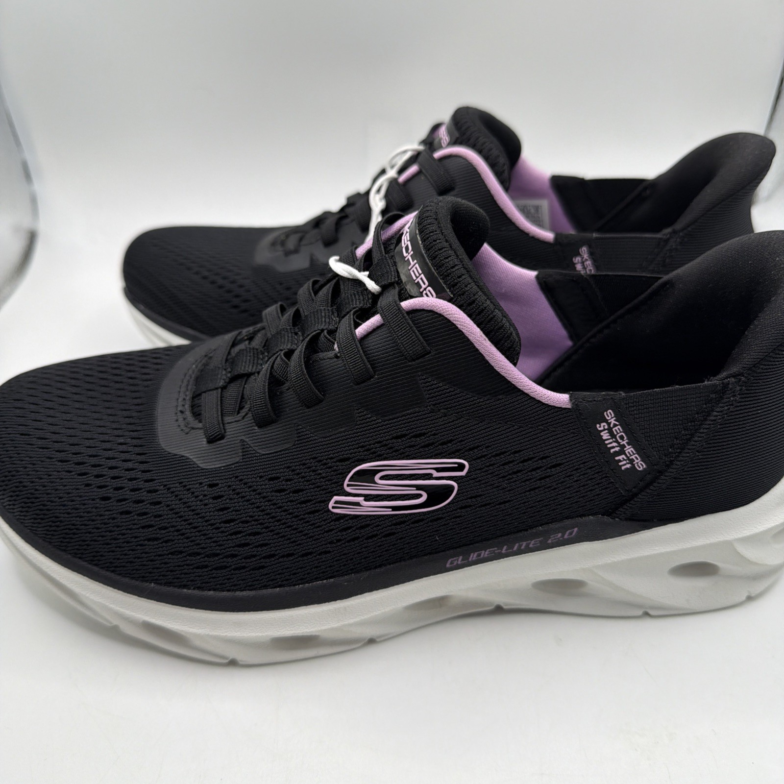 SKECHERS Hands Free Swift Fit Mesh Sneakers Black Pink Lace Up. Size 7.5
