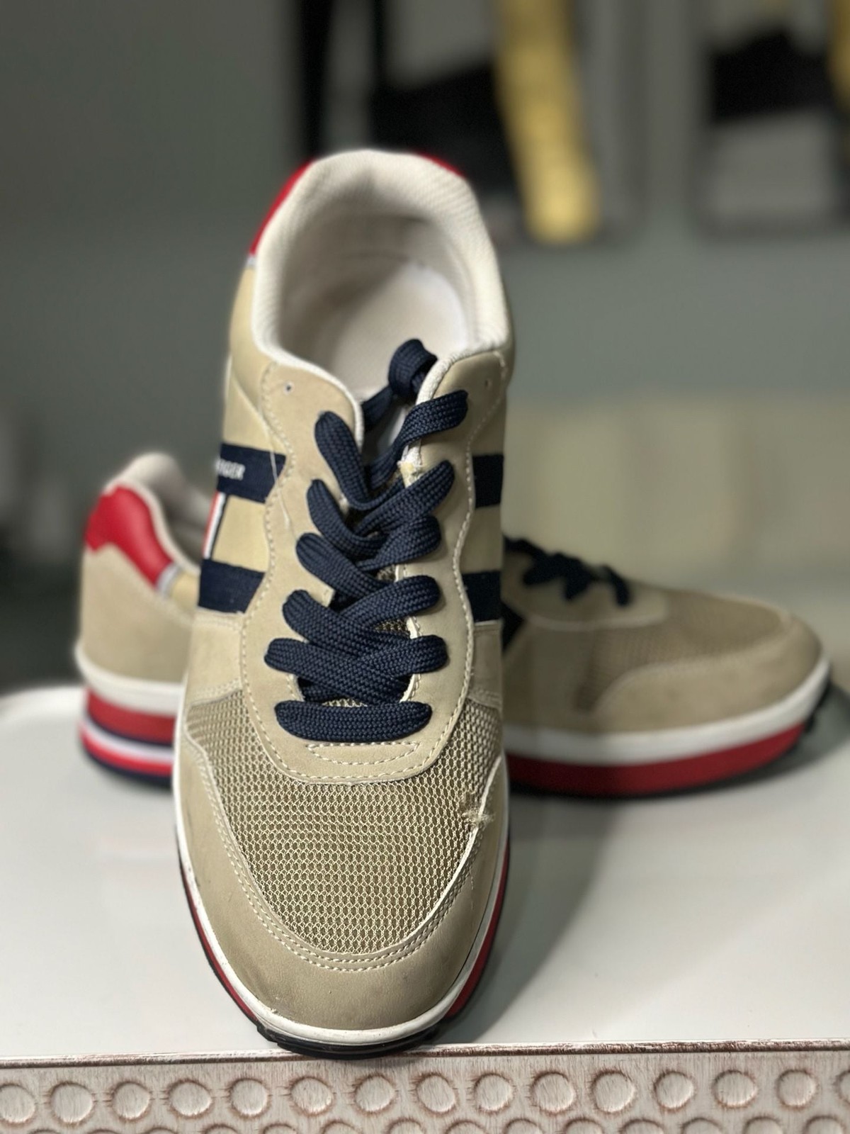 Tommy Hilfiger Jacky Women’s Sneakers in Beige/Red/Navy