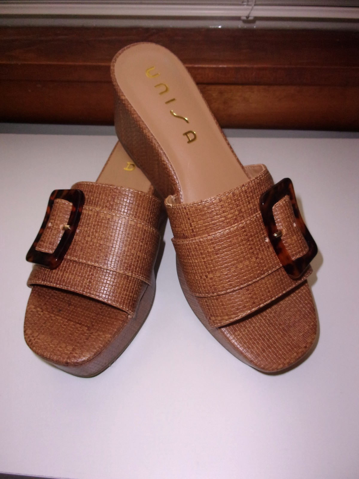 Unisa Brown Wedge Slide Sandal with Tortoise Shell Buckle Women’s Size 9.5M