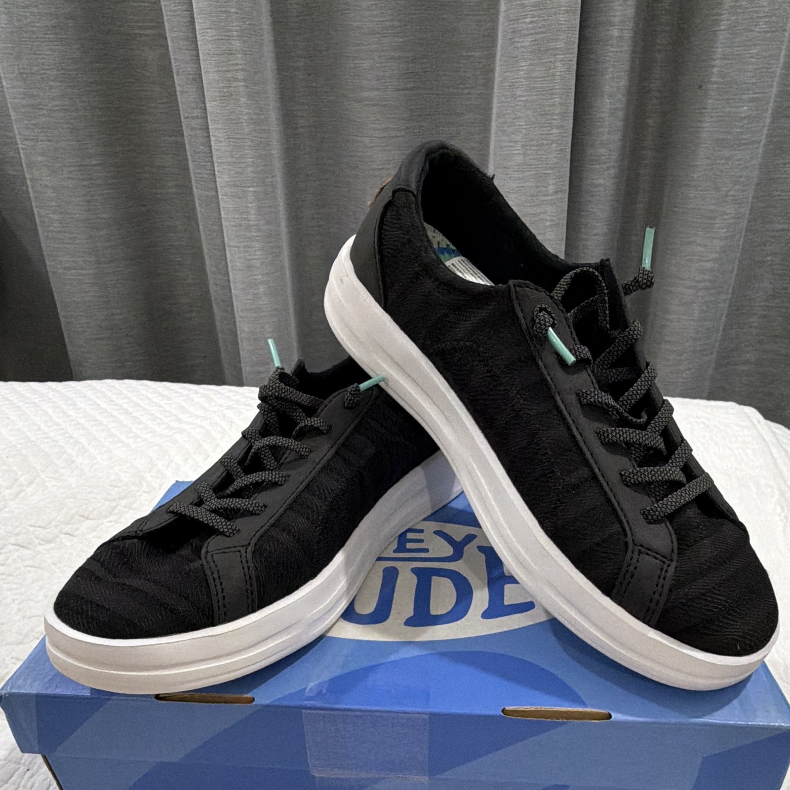 Hey Dude BOBS Cottage Crochet Women’s Lace Up Sneakers Black 33139-001
