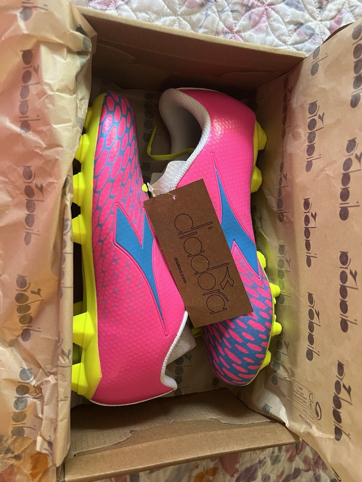 Diadora Soccer Cleats Size 5.5 Men Size 7 Women
