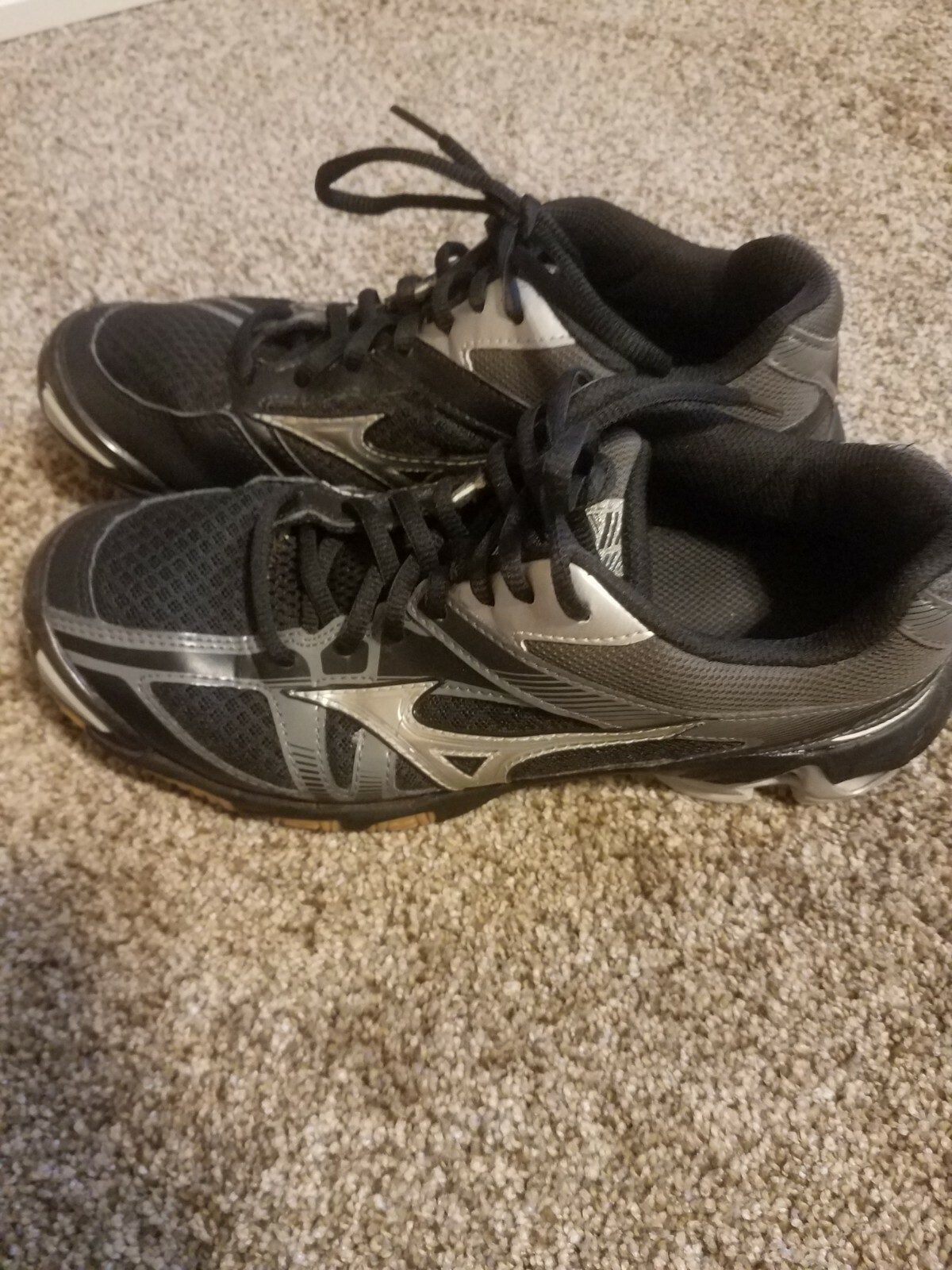 Mizuno Wave Bolt 6 Women’s Black Silver Volleyball Athletic Shoes Size 7.5