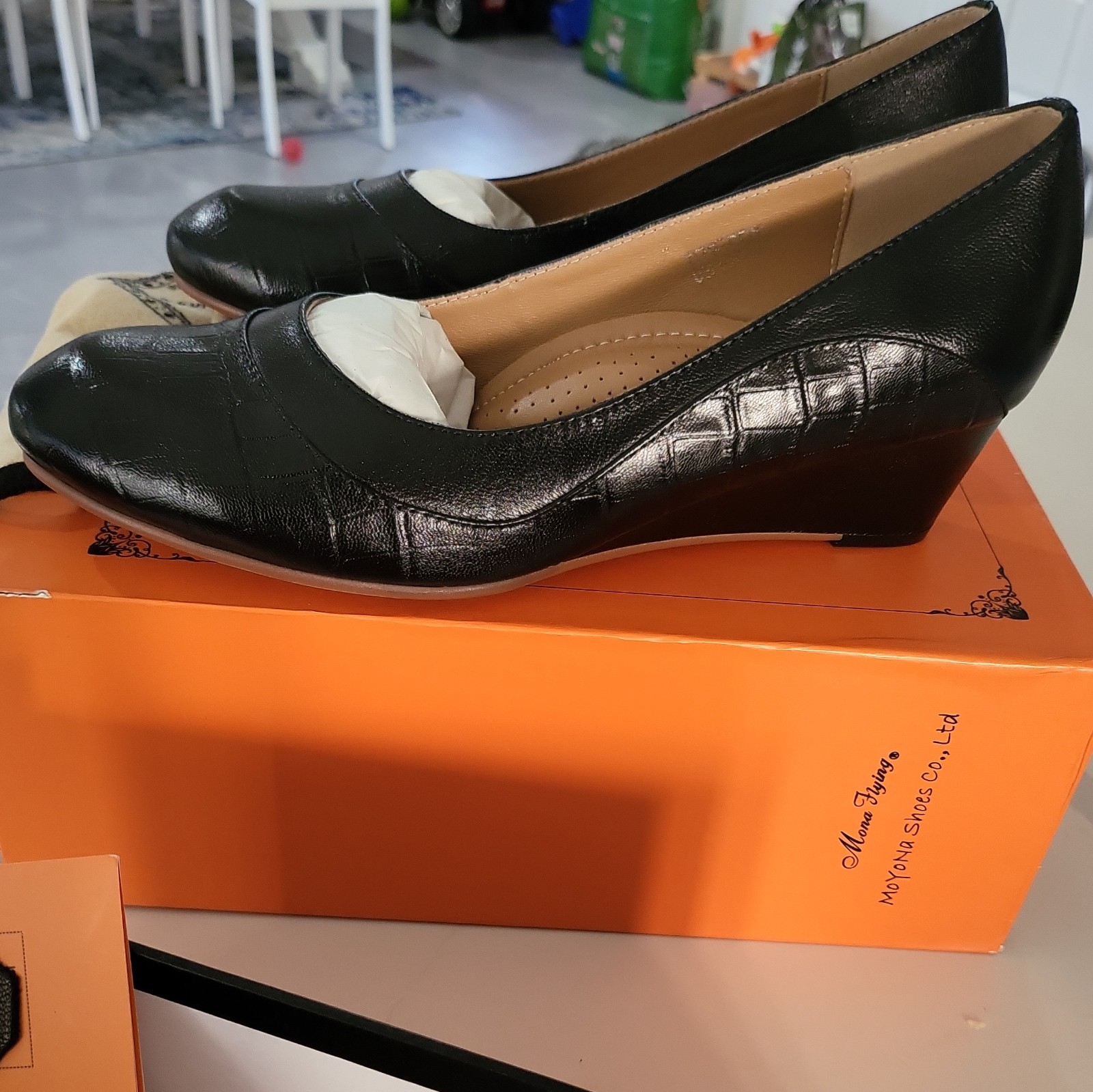 Mona Flying Women’s Black Round Toe Wedge Pump Handmade Sheepskin US 10.5