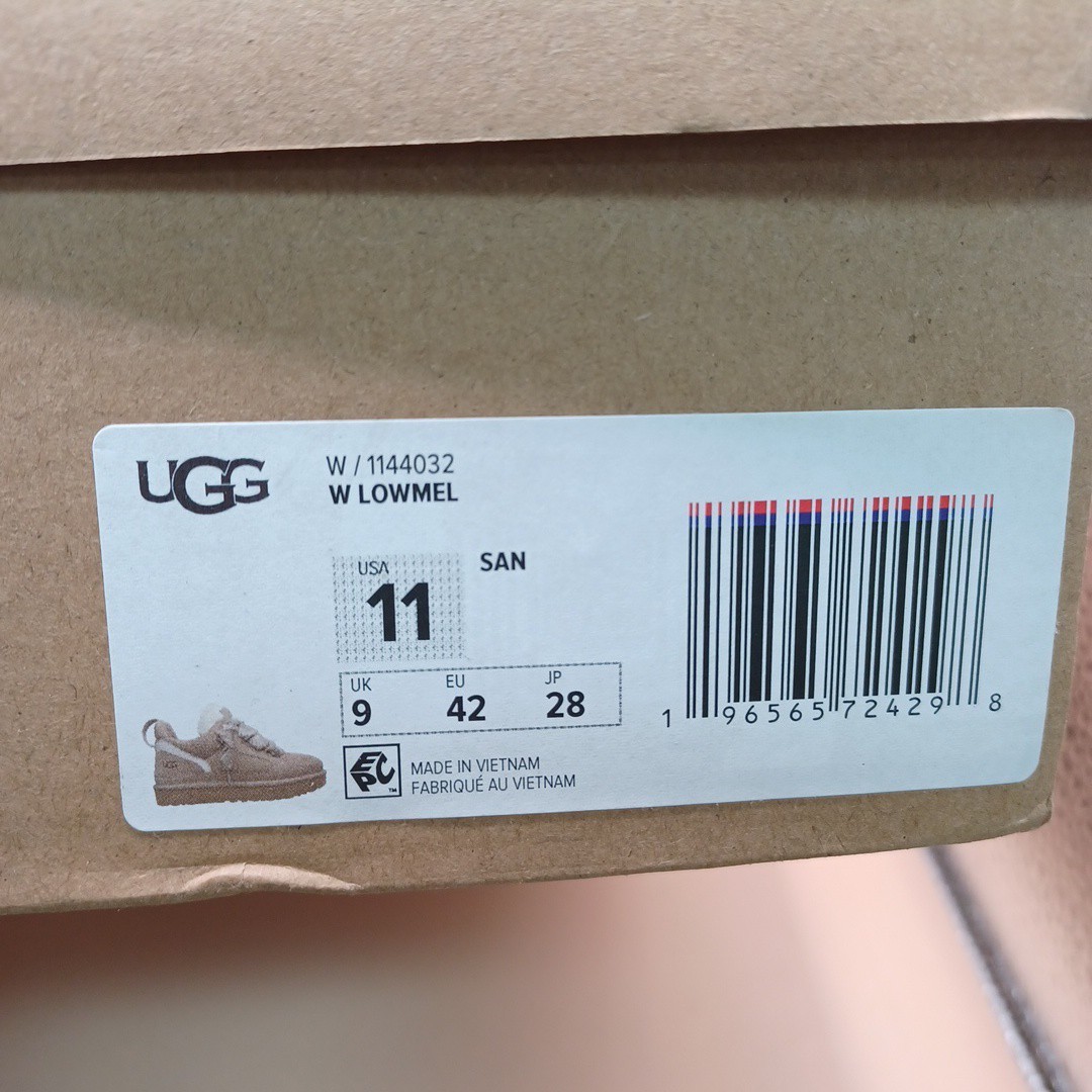 UGG Womens Lowmel Shoes In Sand Size 11 US