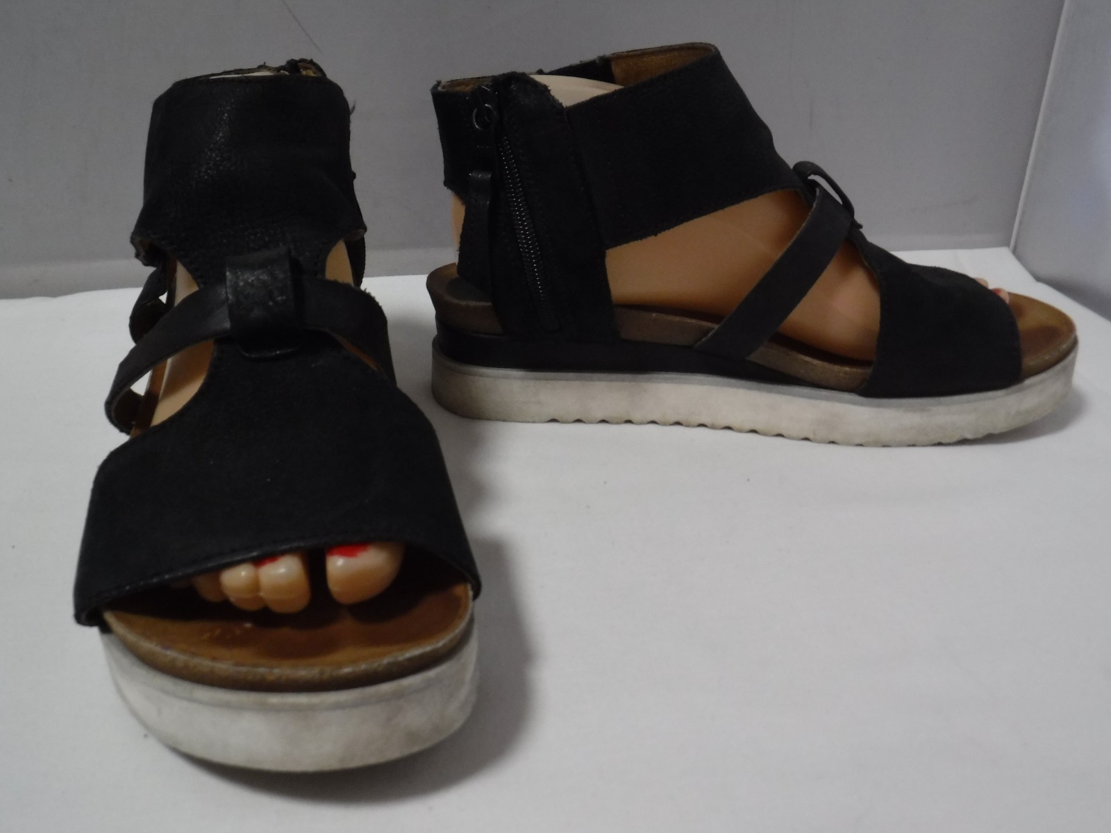 PF2 Women’s MIZ MOOZ Samantha Black Strappy Platform Chunky Sandals Sz 39 US 8