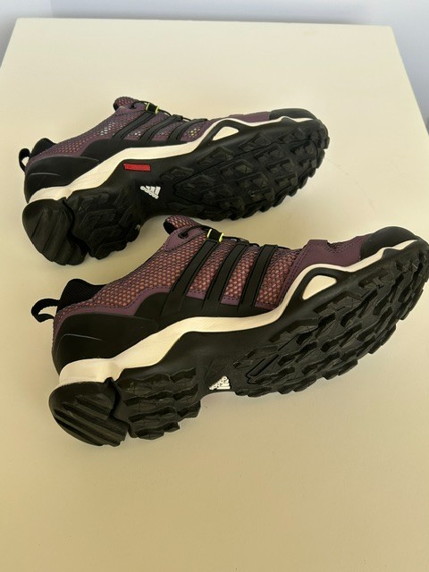 ADIDAS Hiking Shoes Woman Size 10 / NEW W/O BOX – SEE PICS