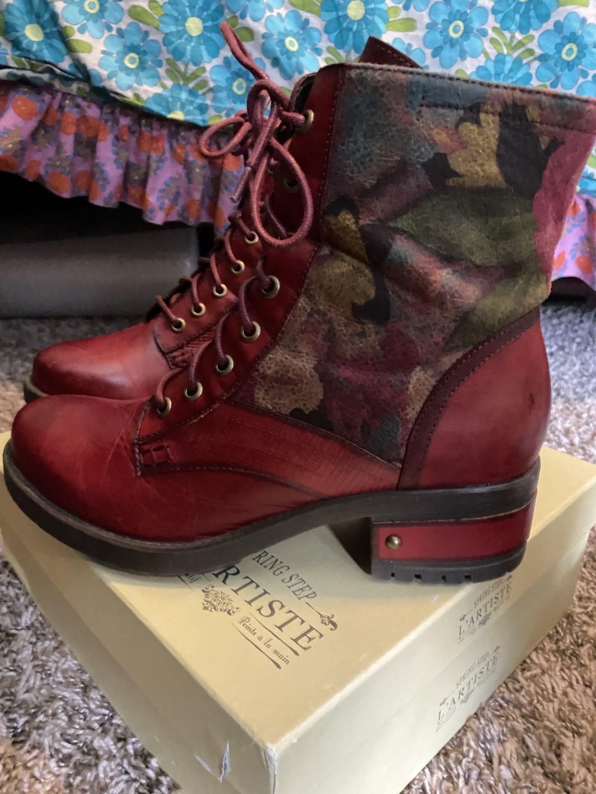 L’Artiste by Spring Step Marty-RD Red Floral Leather Lace-Up Ankle Boots 9.
