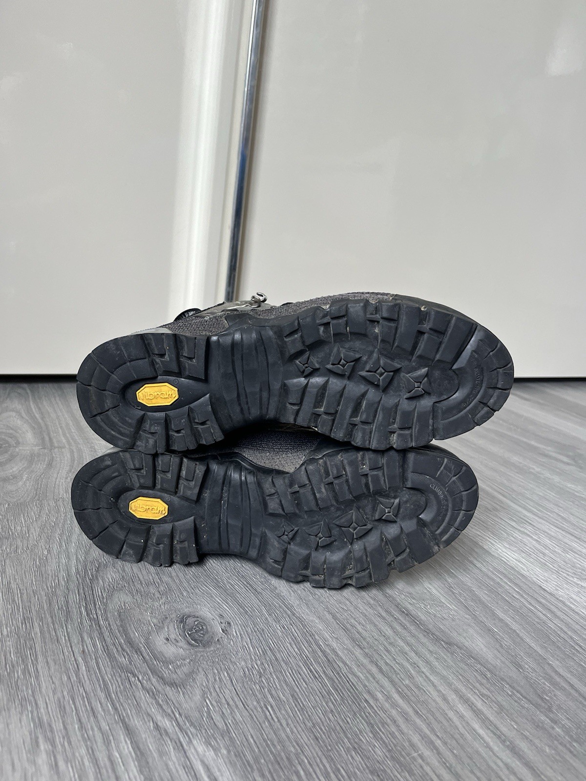 Salewa TRAINER MID GTX Розмір EU38 1/2 insole 24.5 cm ,US 7 1/2 ,UK 5 1/2